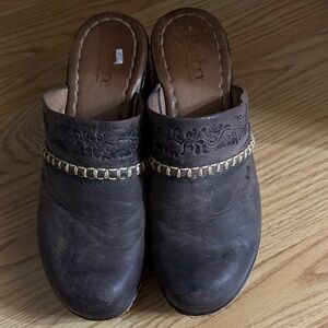 Women's Brown Leather Clogs
